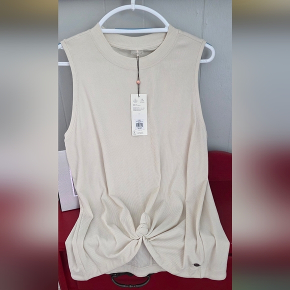 Tank Top - Picture 1 of 4